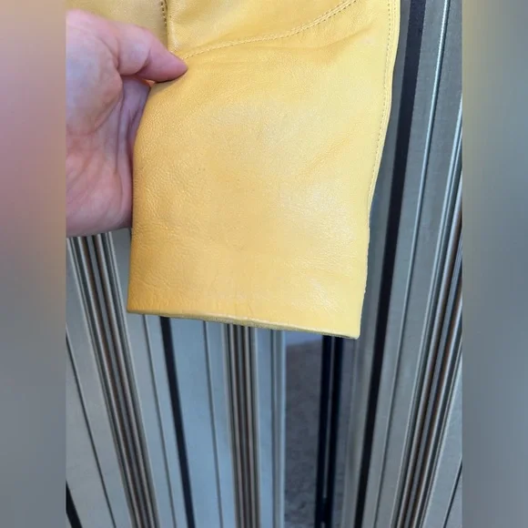 Danier leather jacket - Picture 11 of 17